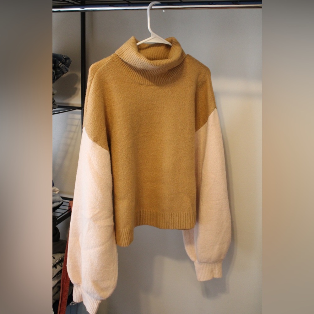 Colorblock Sweater - Picture 2 of 2